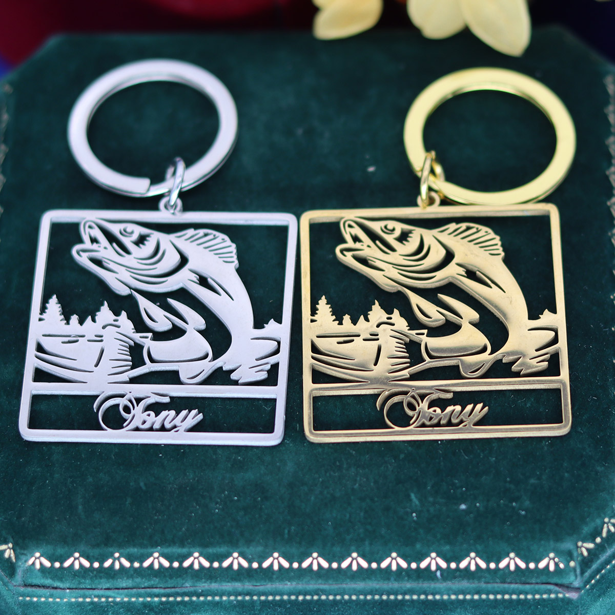 Custom Name Fish Keychain Pers - Vintage Fashion Names 评论和价格