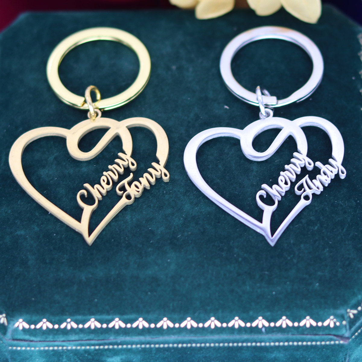 Custom Name Wedding Love Keych - Vintage Fashion Names 评论和价格