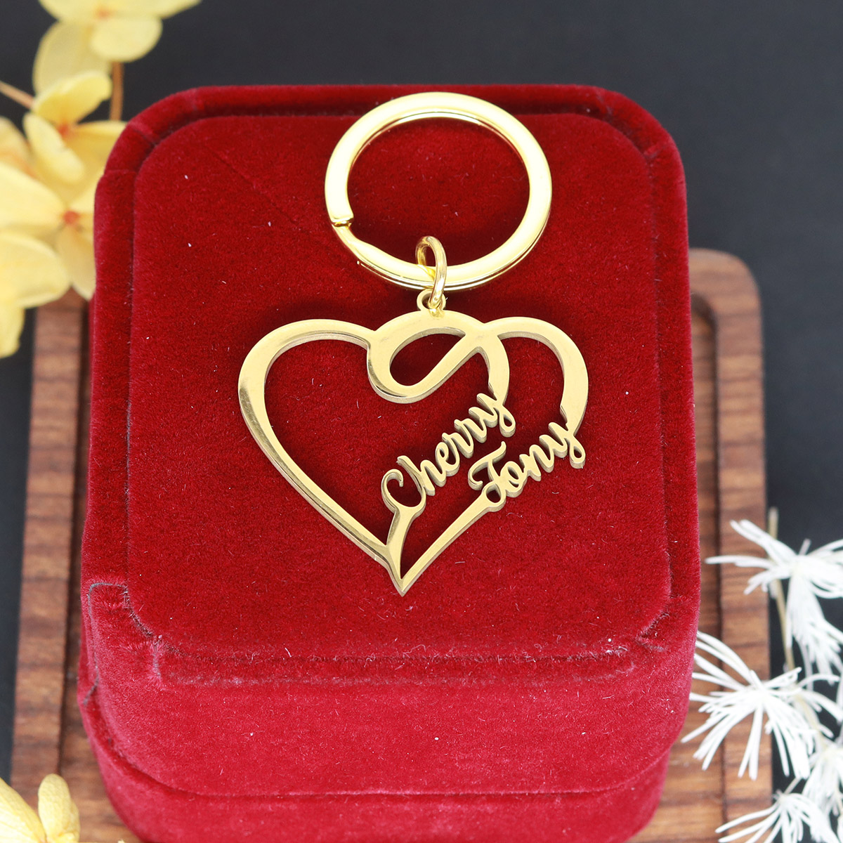 Custom Name Wedding Love Keych - Vintage Fashion Names 评论和价格