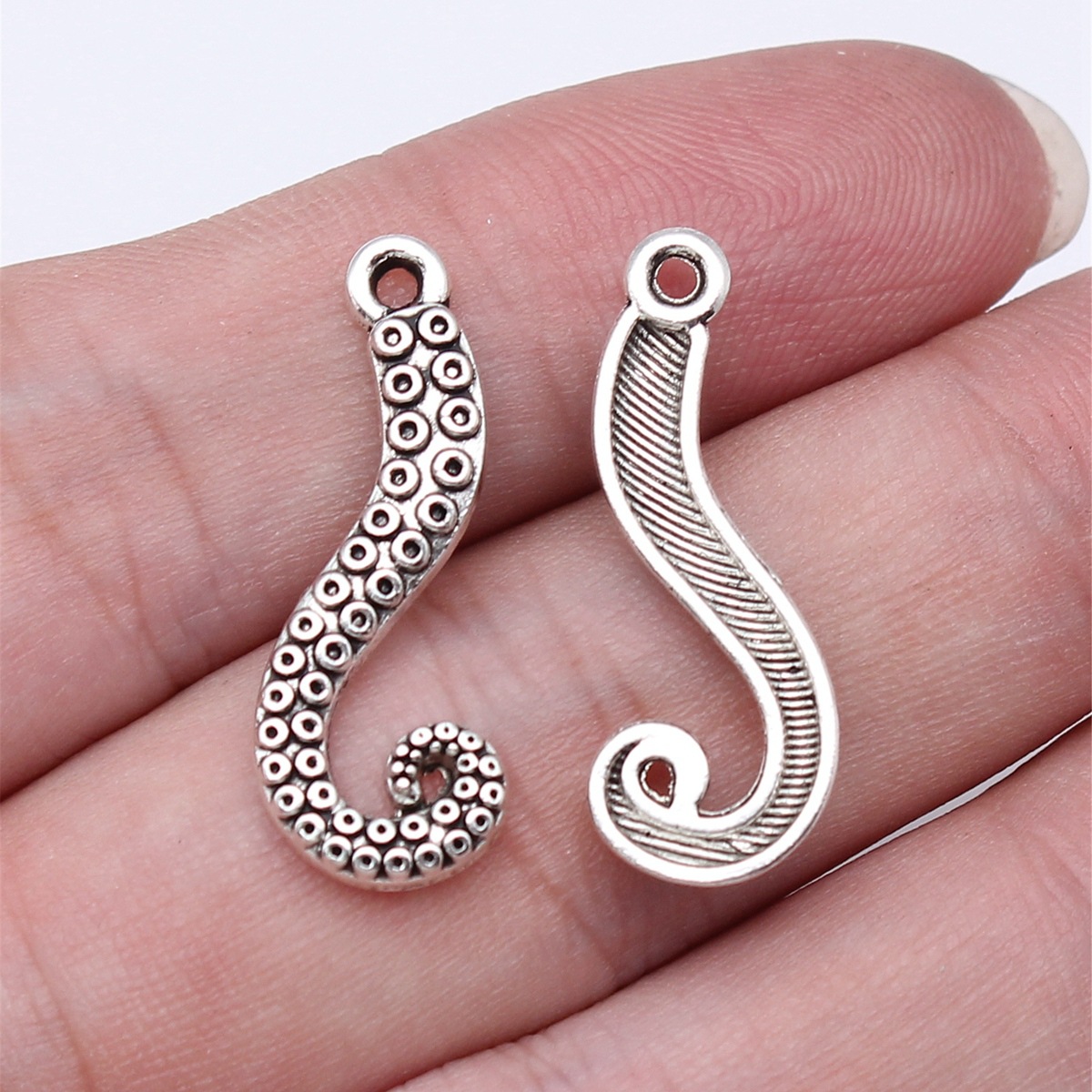 WYSIWYG 20pcs 26x10mm 4 Colors - Vintage Fashion Nova 评论和价格