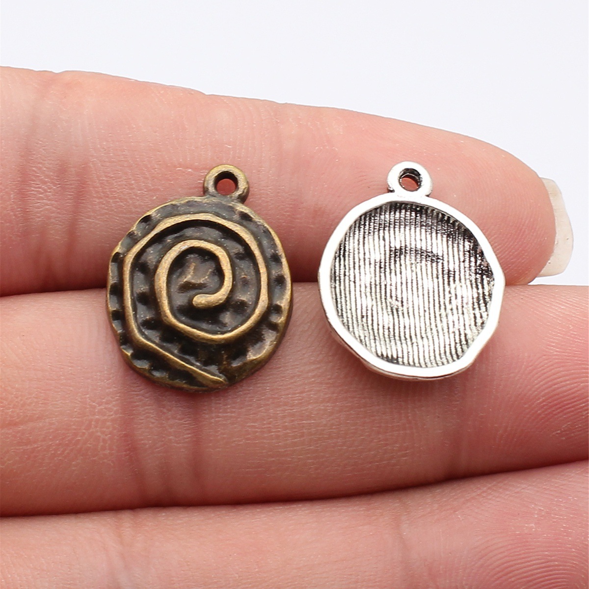 WYSIWYG 10pcs 22x17mm 2 Colors - Vintage Fashion Nova 评论和价格