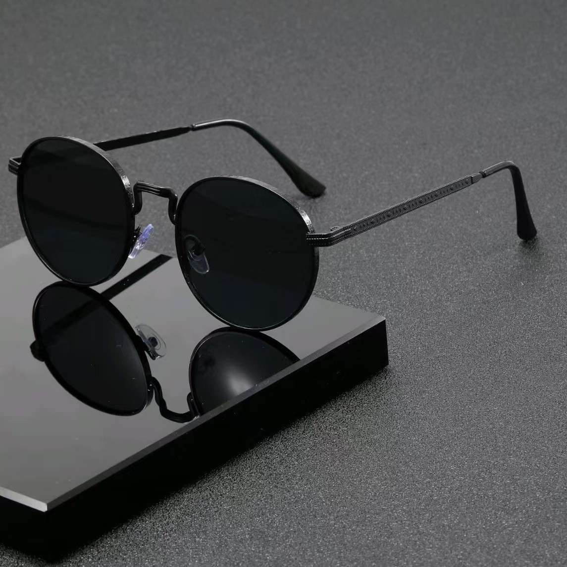 Fashion Classic Round Sunglass - Vintage Fashion Ai 评论和价格