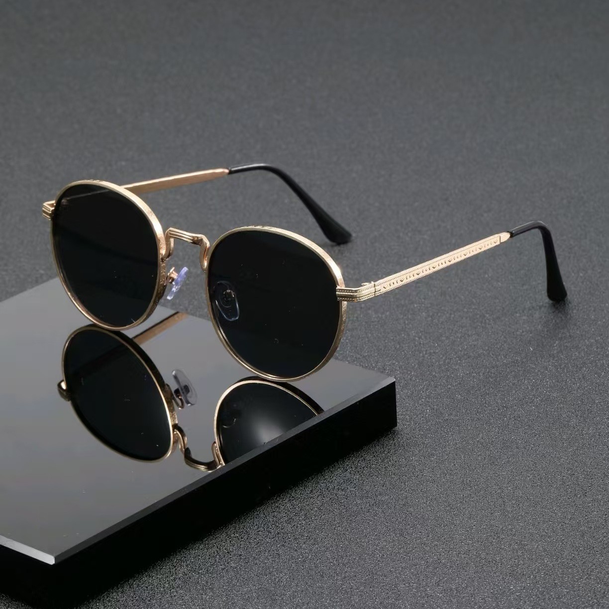 Fashion Classic Round Sunglass - Vintage Fashion Ai 评论和价格