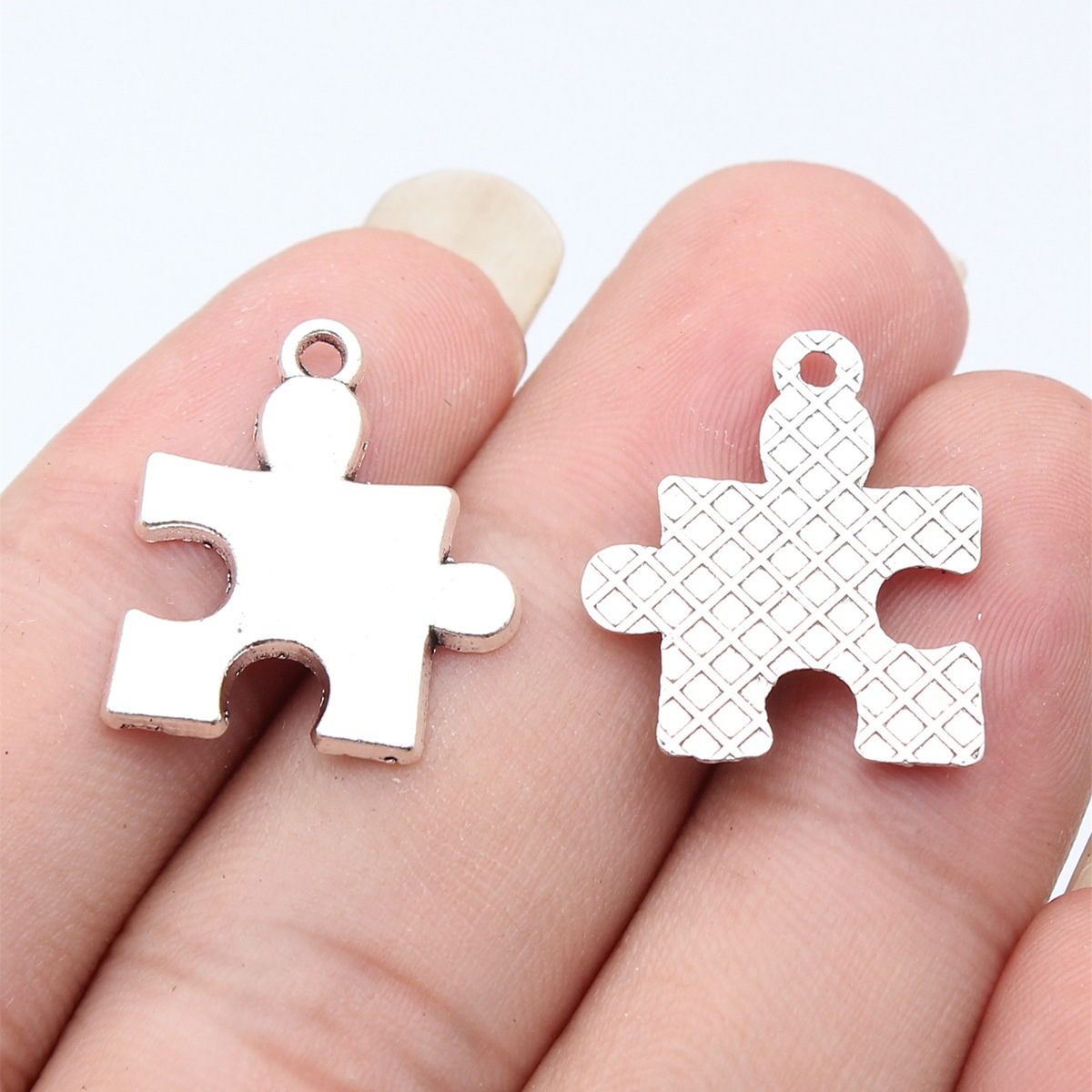 WYSIWYG 10pcs 23x20mm 2 Colors - Vintage Fashion Nova 评论和价格