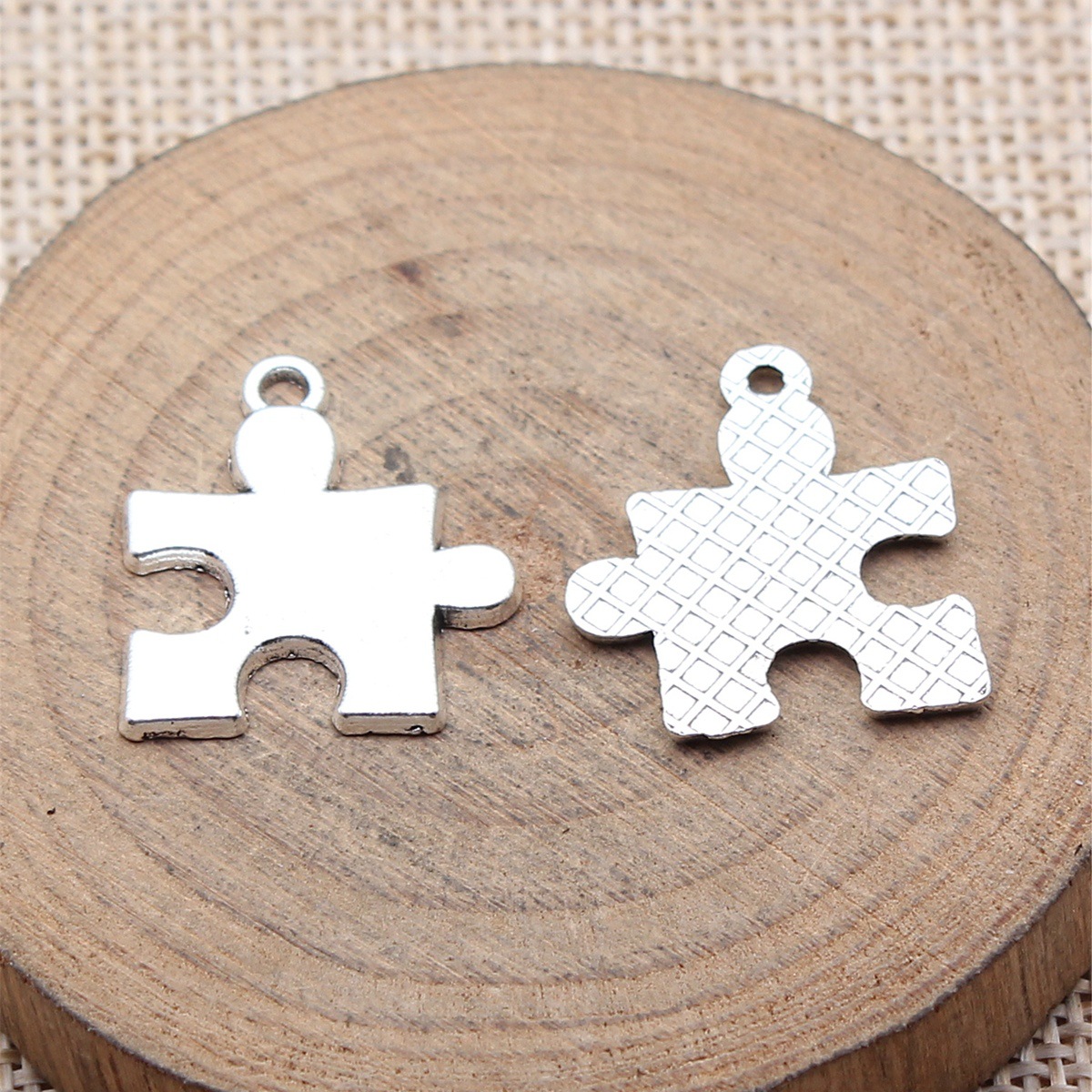WYSIWYG 10pcs 23x20mm 2 Colors - Vintage Fashion Nova 评论和价格